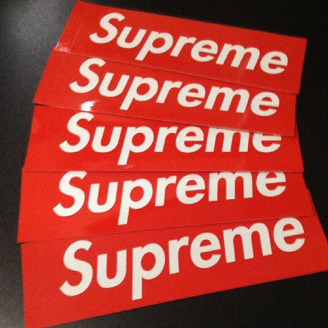 Supreme(シュプリーム)の《5.7cm×20.3cm》Supreme ステッカー赤 5枚 《正規品》 レディースのファッション小物(その他)の商品写真