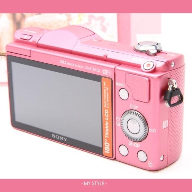 SONY(ソニー)の新品ボディ希少入荷極上ピンクが可愛いソニーα5000Wi-Fi スマホ/家電/カメラのカメラ(ミラーレス一眼)の商品写真