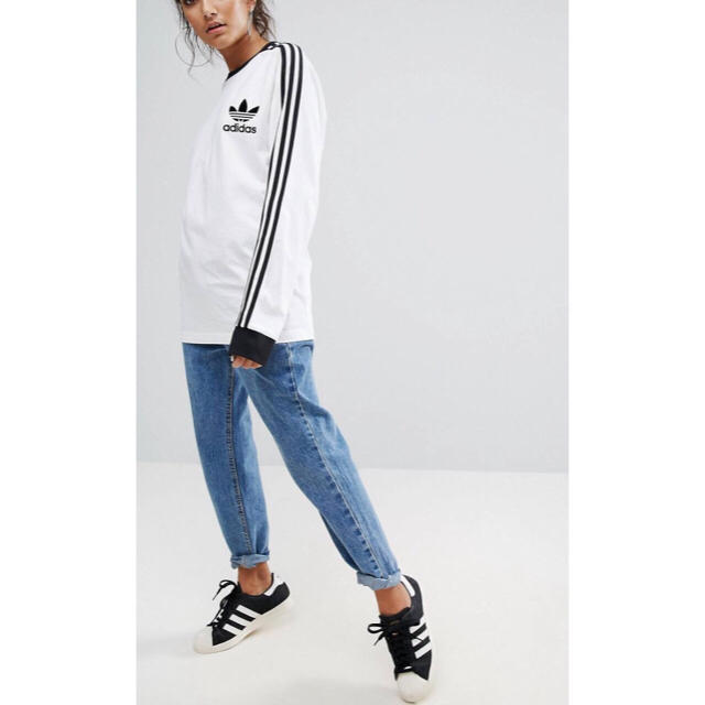 adidas(アディダス)の新品 ホワイト Mサイズ adidas★ カリフォルニア ロンT ユニセックス レディースのトップス(Tシャツ(長袖/七分))の商品写真