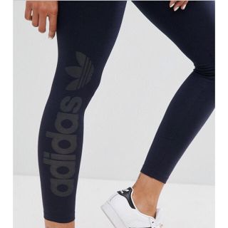 アディダス(adidas)の【 Ｌサイズ】新品タグ付 adidas レギンス   アディダス ロゴ ネイビー(レギンス/スパッツ)