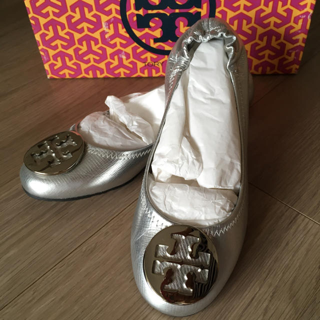 Tory Burch(トリーバーチ)の新品未着用☆トリーバーチ フラットシューズ レディースの靴/シューズ(バレエシューズ)の商品写真