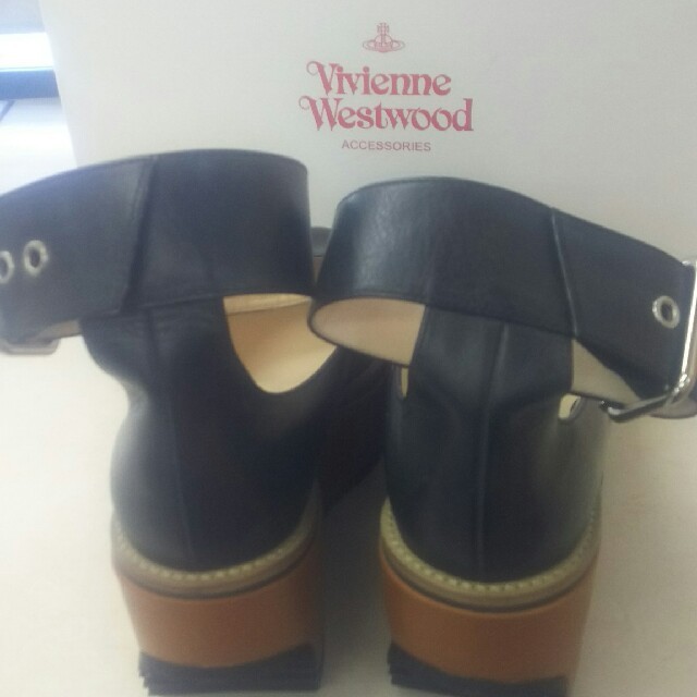 Vivienne Westwood(ヴィヴィアンウエストウッド)のvivienne ヴィヴィアン プラットホームベルトパンプス  色ブラック レディースの靴/シューズ(ハイヒール/パンプス)の商品写真