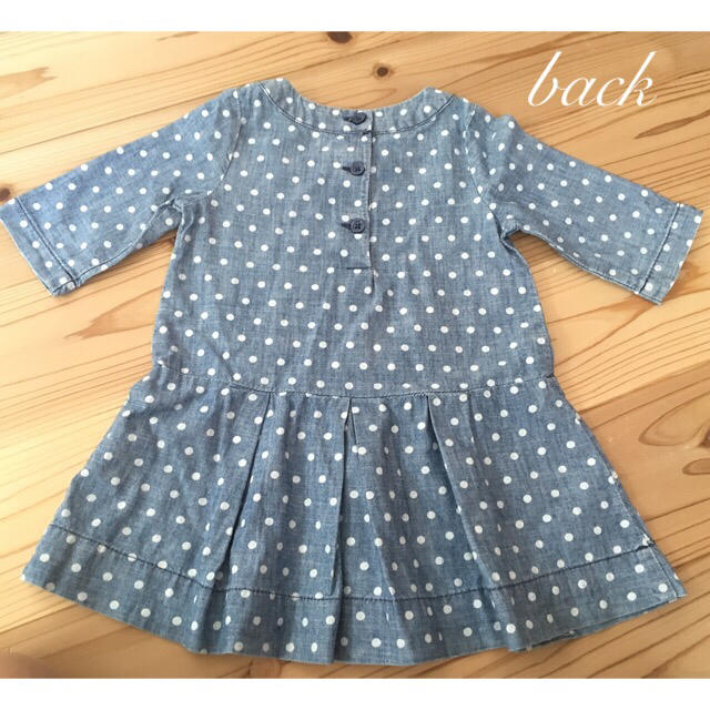 babyGAP(ベビーギャップ)のbabyGAP ドット柄 七分袖 ワンピース 90 デニム 女の子 子供服 キッズ/ベビー/マタニティのキッズ服女の子用(90cm~)(ワンピース)の商品写真