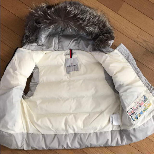 MONCLER(モンクレール)のモンクレール ダウンベスト レディースのジャケット/アウター(ダウンベスト)の商品写真