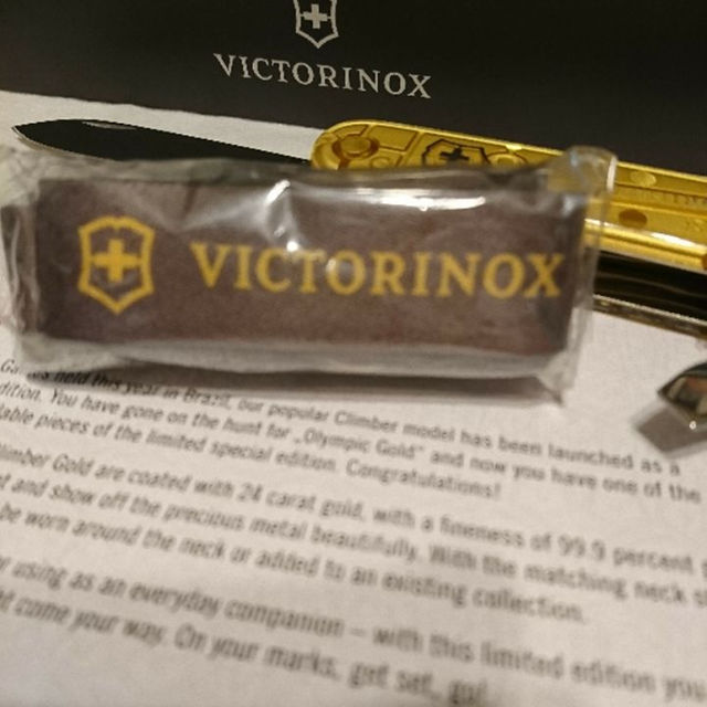 VICTORINOX(ビクトリノックス)のVICTRINOX 2016年限定のゴールドです インテリア/住まい/日用品のキッチン/食器(調理道具/製菓道具)の商品写真