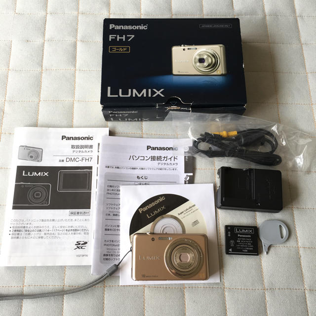 Panasonic(パナソニック)のデジカメ ゴールド LUMIX スマホ/家電/カメラのカメラ(コンパクトデジタルカメラ)の商品写真
