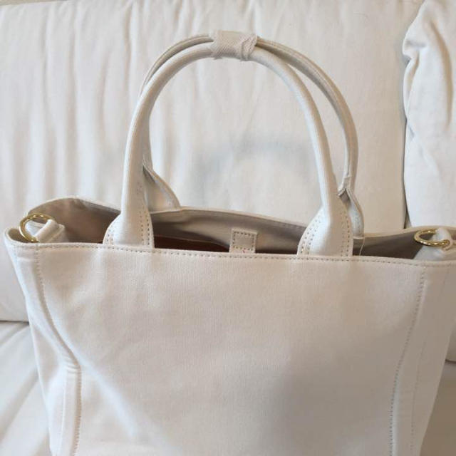 ショルダーバック白 レディースのバッグ(ショルダーバッグ)の商品写真