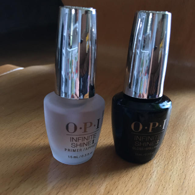 OPI(オーピーアイ)のO・P・I  ベースコート&トップコート コスメ/美容のネイル(ネイルトップコート/ベースコート)の商品写真