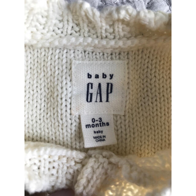 babyGAP(ベビーギャップ)のbabyGAP ニットカーディガン キッズ/ベビー/マタニティのベビー服(~85cm)(カーディガン/ボレロ)の商品写真