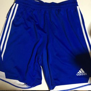 アディダス(adidas)のハーフパンツ(ハーフパンツ)