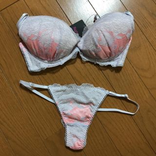 ラヴィジュール(Ravijour)のラヴィジュール  新品(ブラ&ショーツセット)