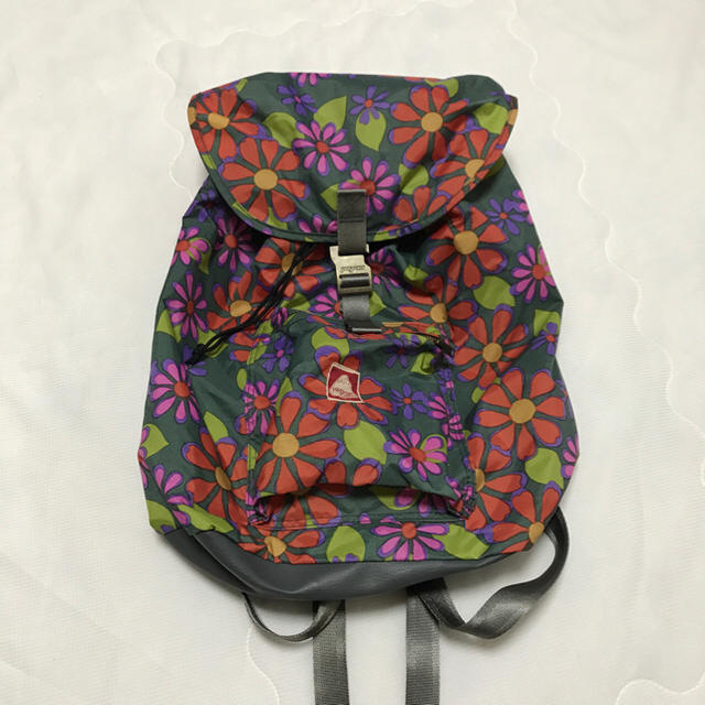 JANSPORT(ジャンスポーツ)のJAN SPORT ジャンスポーツ  花柄  リュック レディースのバッグ(リュック/バックパック)の商品写真