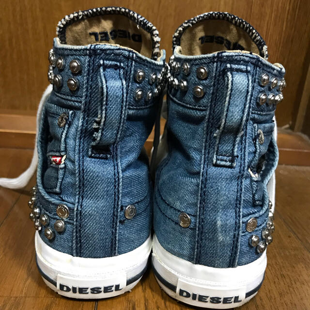 DIESEL(ディーゼル)のお取り置き☆ディーゼル スタッズスニーカー ハイカット レディースの靴/シューズ(スニーカー)の商品写真