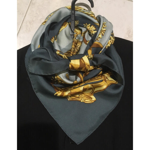 Hermes(エルメス)の冬の海の色です エルメス スカーフ カレ レディースのファッション小物(バンダナ/スカーフ)の商品写真
