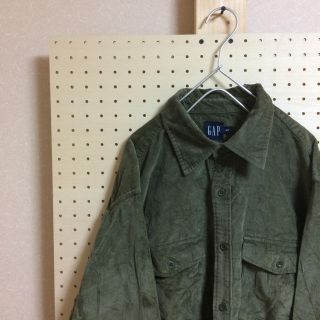 ギャップ(GAP)の90s 古着 GAP ベロア調シャツ カーキ Mサイズ(シャツ)