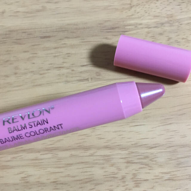 REVLON(レブロン)のファンデ×アイシャドウ×リップバーム コスメ/美容のスキンケア/基礎化粧品(リップケア/リップクリーム)の商品写真