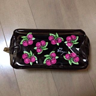 ベッツィジョンソン(BETSEY JOHNSON)のBETSEY JOHNSON ポーチ(ポーチ)