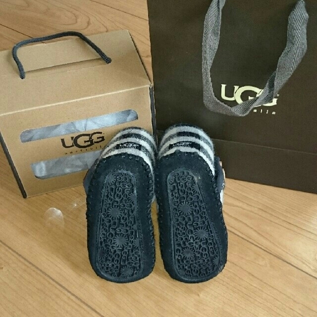 UGG(アグ)のUGGベビー キッズ/ベビー/マタニティのベビー靴/シューズ(~14cm)(ブーツ)の商品写真