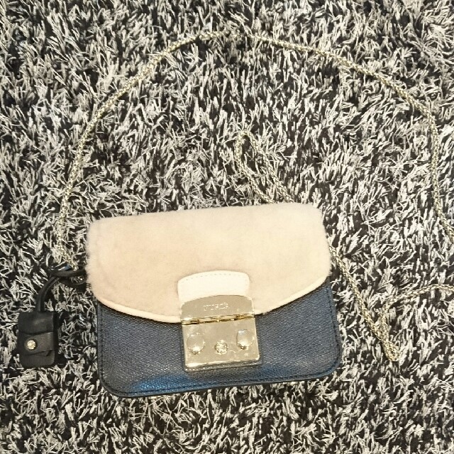 Furla(フルラ)のフルラ メトロポリス フラップ ムートン レディースのバッグ(ショルダーバッグ)の商品写真