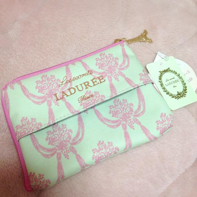 LADUREE(ラデュレ)のサニタリー＆ティッシュケース レディースのファッション小物(ポーチ)の商品写真