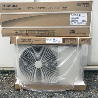 トウシバ(東芝)の沖縄離島以外送料無料 新品 東芝エアコンRAS-2257M冷暖房6畳用 保証書付(エアコン)