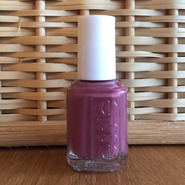 Essie(エッシー)のessie☆エッシー☆700/ANGORA CARDI/アンゴラカルディ☆秋冬色 コスメ/美容のネイル(マニキュア)の商品写真