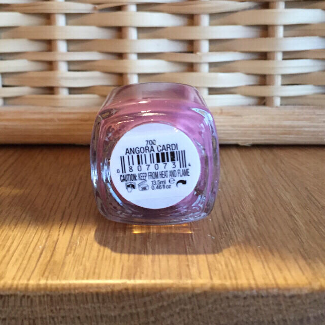 Essie(エッシー)のessie☆エッシー☆700/ANGORA CARDI/アンゴラカルディ☆秋冬色 コスメ/美容のネイル(マニキュア)の商品写真