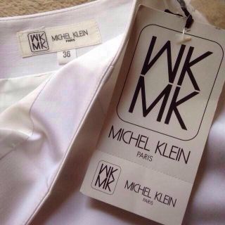 ミッシェルクラン(MICHEL KLEIN)の白スカート、Tシャツ(ひざ丈スカート)