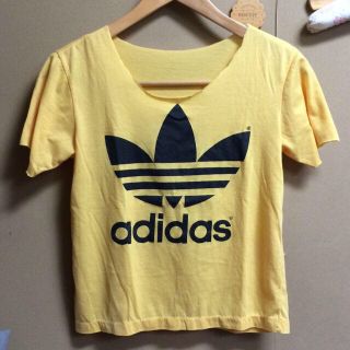 アディダス(adidas)のadidas Tシャツ(Tシャツ(半袖/袖なし))