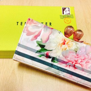 テッドベイカー(TED BAKER)のTed baker 長財布 花柄(財布)