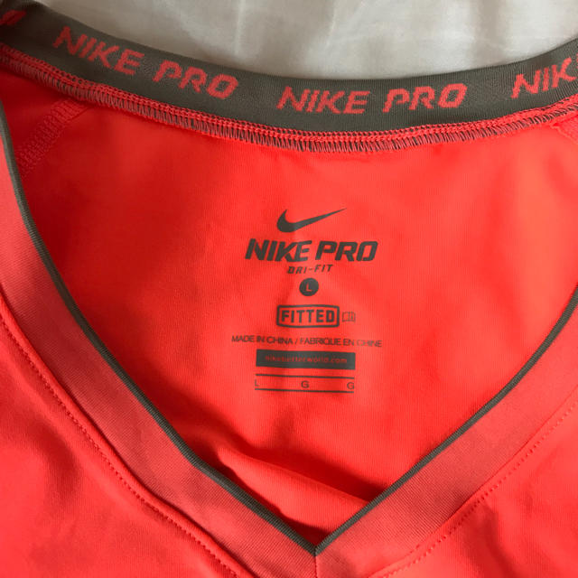 NIKE(ナイキ)のNIKE ナイキ  ドライフィットTシャツ スポーツ/アウトドアのランニング(ウェア)の商品写真