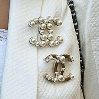 シャネル(CHANEL)の新品 CHANEL シャネル パールブローチ 国内百貨店購入(ブローチ/コサージュ)