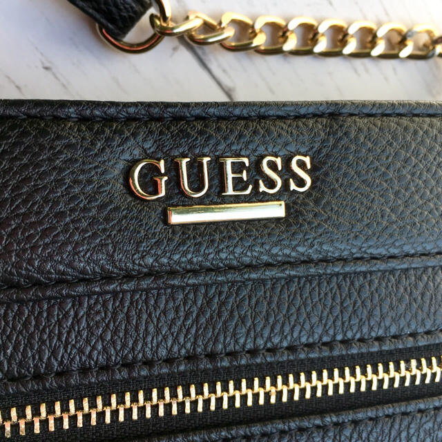 【新品タグ付】GUESS 星柄 タッセル付 ショルダーバッグ