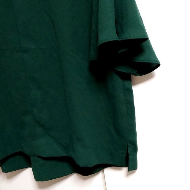 GU(ジーユー)のフレアスリーブ Vネック ブラウス 5分袖 Lサイズ レディースのトップス(シャツ/ブラウス(半袖/袖なし))の商品写真