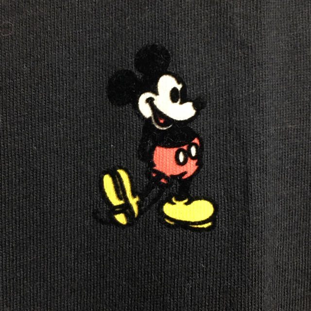 UNIQLO(ユニクロ)の【チャンク様専用】UNIQLO ミッキーマウス ワンポイント ワンピースTシャツ レディースのトップス(Tシャツ(半袖/袖なし))の商品写真