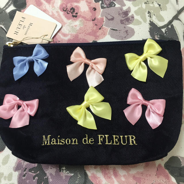 Maison de FLEUR(メゾンドフルール)の♡お値下げ メゾンドフルール カラフルリボンポーチ 新品♡ レディースのファッション小物(ポーチ)の商品写真