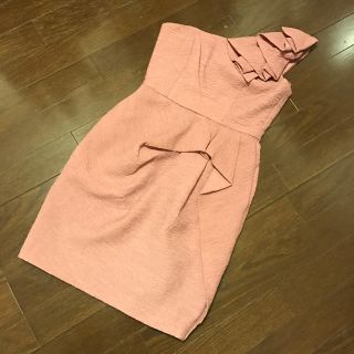 ビーシービージーマックスアズリア(BCBGMAXAZRIA)のBCBG MAXAZRIA ワンピース(ひざ丈ワンピース)