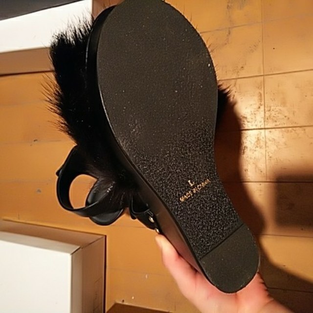 ファー厚底サンダル Lサイズ（24〜24.5cm） レディースの靴/シューズ(サンダル)の商品写真
