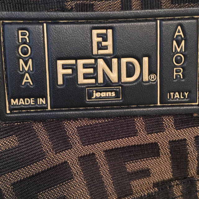 FENDI(フェンディ)のFENDI ズボン 売り切りたいので最終価格！ レディースのパンツ(デニム/ジーンズ)の商品写真