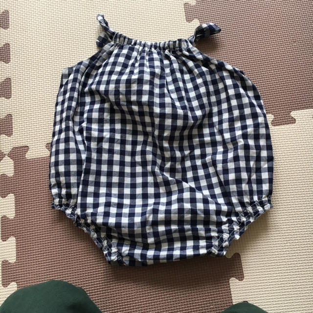 babyGAP(ベビーギャップ)のbaby 値下げです！GAP  ギンガムチェックノースリーブ サイズ90 キッズ/ベビー/マタニティのベビー服(~85cm)(タンクトップ/キャミソール)の商品写真