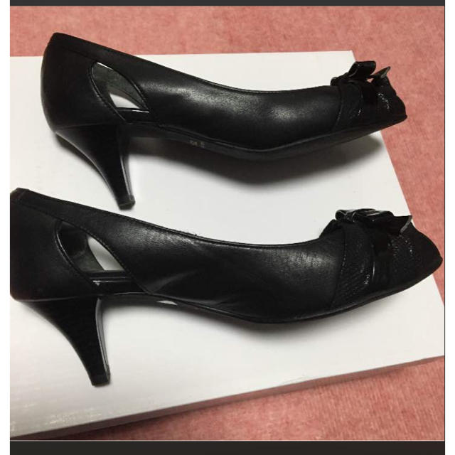エナメル黒のパンプス レディースの靴/シューズ(ハイヒール/パンプス)の商品写真