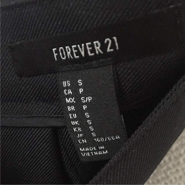 FOREVER 21(フォーエバートゥエンティーワン)のForever21 プリーツスカート レディースのスカート(ミニスカート)の商品写真