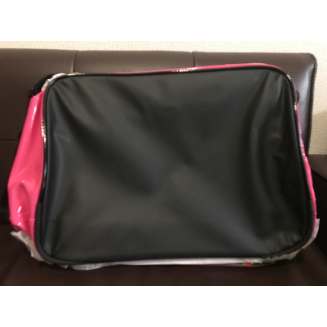 NIKE(ナイキ)のナイキ エナメルバック レディースのバッグ(ハンドバッグ)の商品写真