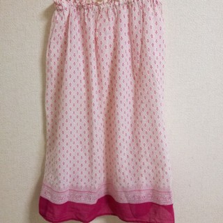 プードゥドゥ(POU DOU DOU)のピンク　スカート(ひざ丈スカート)