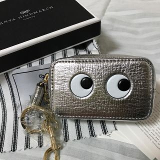 アニヤハインドマーチ(ANYA HINDMARCH)のAnya Hindmarch Eyes メタリックシルバーコインケース(財布)