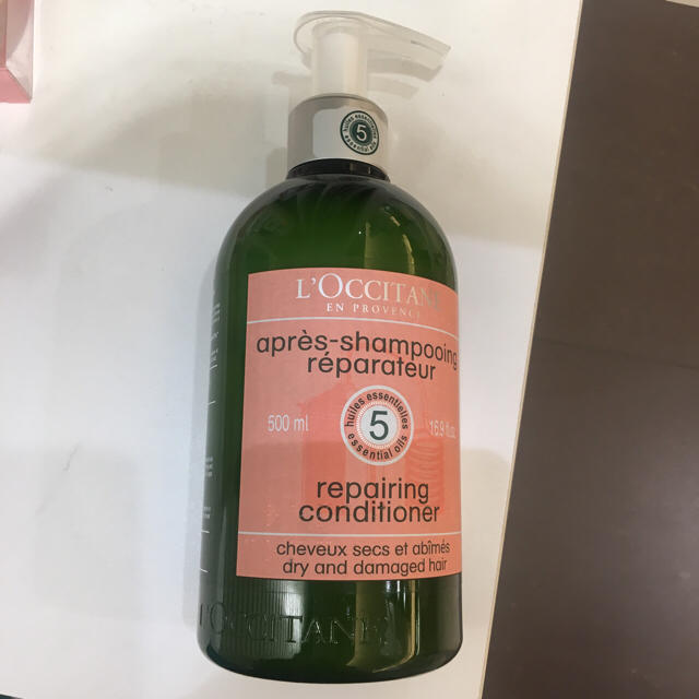 L'OCCITANE(ロクシタン)の新品 ロクシタン ファイブハーブスリペアリングコンディショナー 500ml コスメ/美容のヘアケア/スタイリング(コンディショナー/リンス)の商品写真