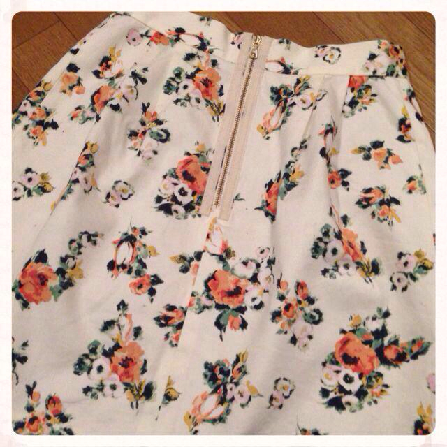 IENA(イエナ)のトータリテ♡フラワースカート♡ レディースのスカート(ひざ丈スカート)の商品写真