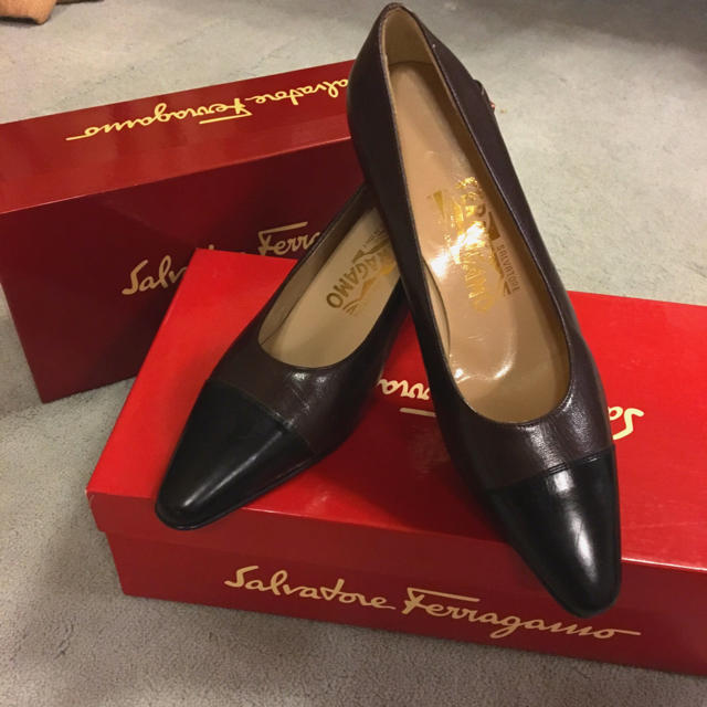 Salvatore Ferragamo(サルヴァトーレフェラガモ)のフェラガモパンプス1 レディースの靴/シューズ(ハイヒール/パンプス)の商品写真