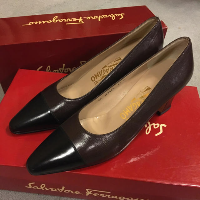 Salvatore Ferragamo(サルヴァトーレフェラガモ)のフェラガモパンプス1 レディースの靴/シューズ(ハイヒール/パンプス)の商品写真