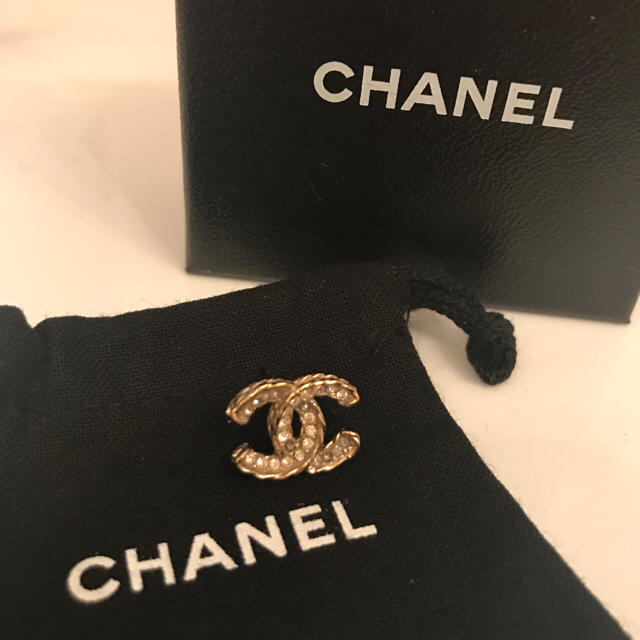 CHANEL(シャネル)の柴犬いぶき 様 専用 レディースのアクセサリー(ピアス)の商品写真